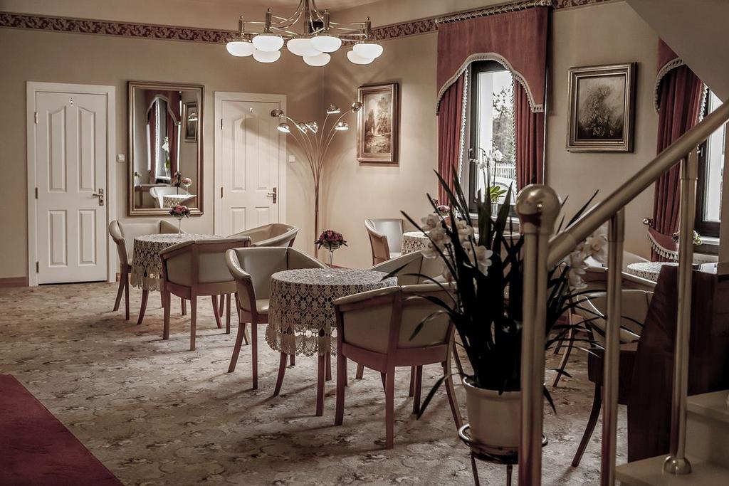 Palazzo Adler Bed & Breakfast Swarzędz Exterior foto