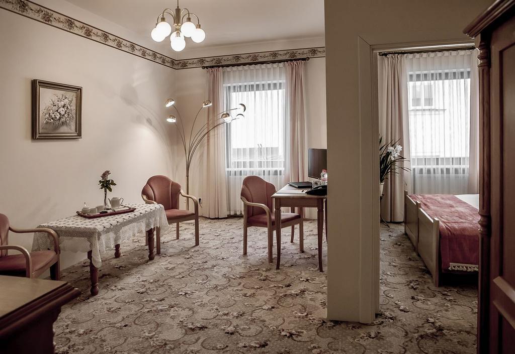 Palazzo Adler Bed & Breakfast Swarzędz Exterior foto
