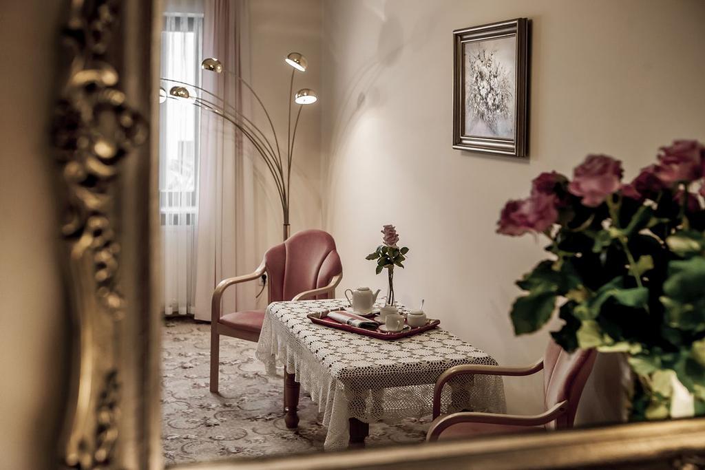 Palazzo Adler Bed & Breakfast Swarzędz Exterior foto