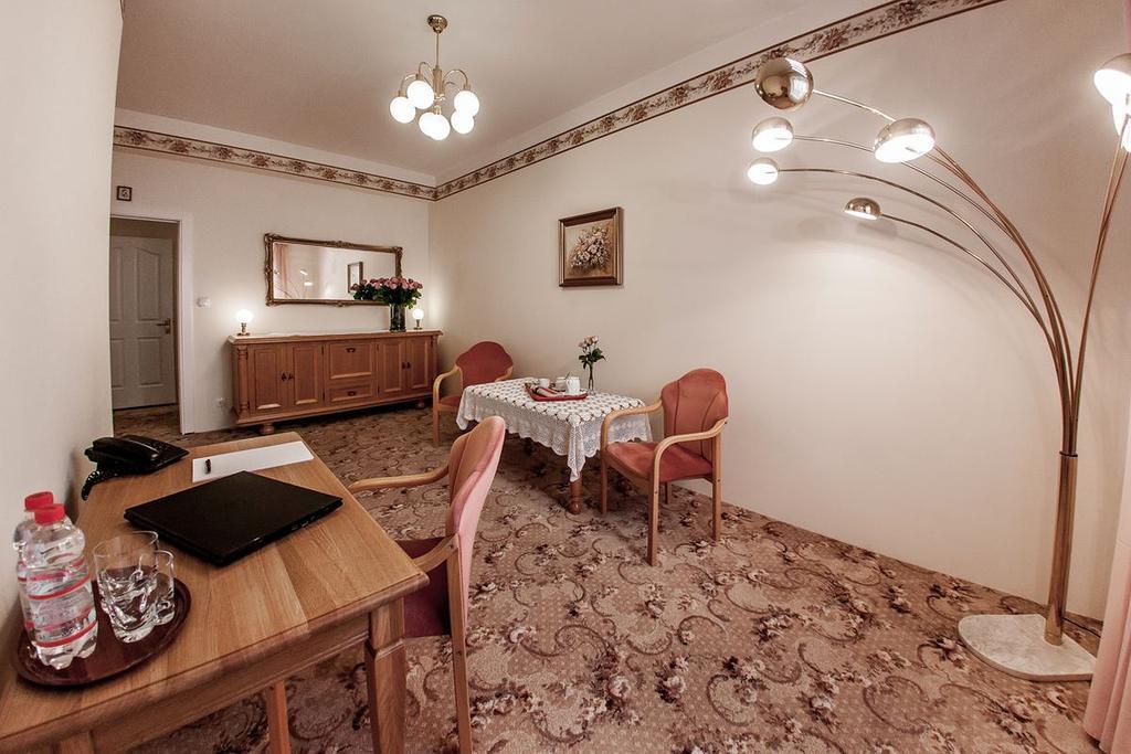 Palazzo Adler Bed & Breakfast Swarzędz Exterior foto
