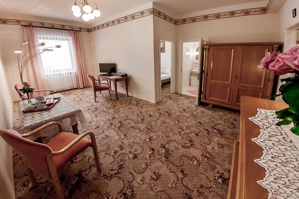 Palazzo Adler Bed & Breakfast Swarzędz Exterior foto